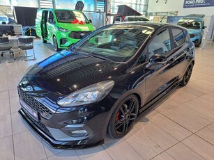 Ford Fiesta1.5 EcoBoost ST LED Pano Navi PDC SHZ