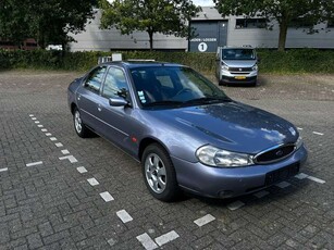 Ford Mondeo2.5 V6 Ghia 31.000km