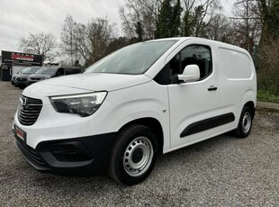 Opel Combo1.5//L1//102Pk//GPS//CruiseC//Carplay//€11490Ex