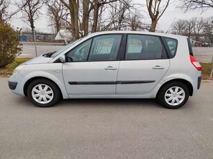 Renault Scenic1.6i-16V Expression Confort mit Fahrradträger