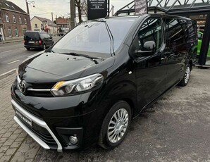 Toyota Proace2.0 D-4D / Automatique / 5 Places / UTILITAIRE /