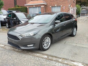 Продавам хечбек Ford Focus на търг