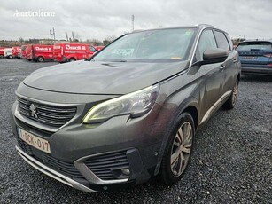 Продавам комби Peugeot 5008 на търг