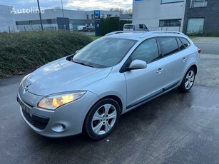 Продавам комби Renault MEGANE на търг