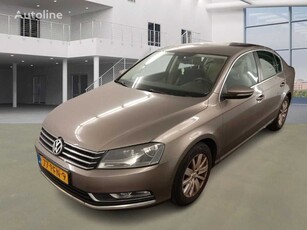 Продавам седан Volkswagen Passat на търг