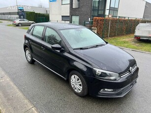 Продавам хечбек Volkswagen POLO на търг