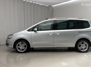 Продавам миниван Volkswagen Sharan на търг