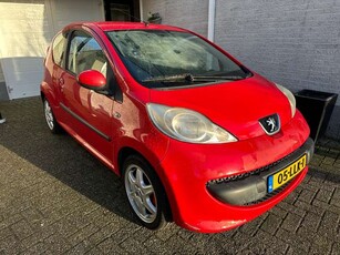 Peugeot 107AIRCO ELEKTRISCHE RAMEN RADIO/CD LICHTMETAAL