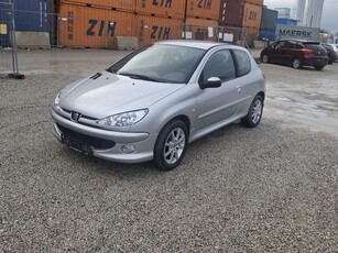 Peugeot 206110 Automatik Tendance-PDC