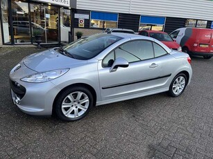 Peugeot 207CC 1.6 VTi, Elek. dak. Als 2 de auto gebruikt. Wei