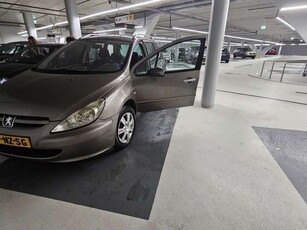 Peugeot 3071.6 16V Pack