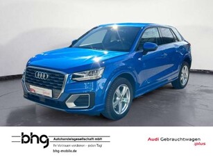 Audi Q2TFSI S tronic sport Klima Navi Einparkhilfe