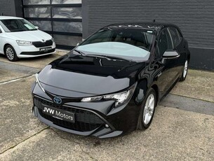 Toyota Corolla1.8i Hybrid * 55136km * E-CVT * CarPlay * Camera