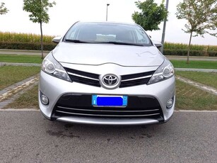 Toyota VersoVerso 1.6 d-4d Style 7 Posti