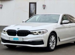 BMW 520i Lim. BMW-SCHECKHEFT! Autom. LED Navi Sitzhz