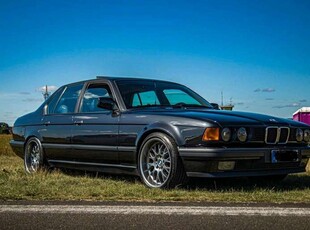 BMW 730i E32