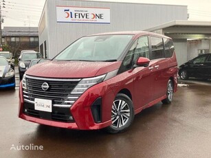 Миниван Nissan SERENA