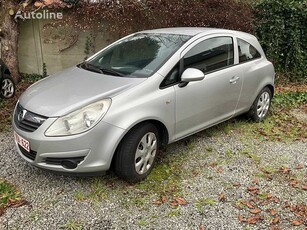 Продавам хечбек Opel Corsa на търг